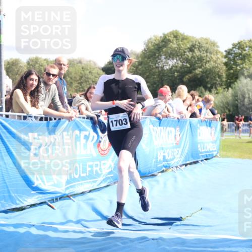25.08.2024 - Elbe Triathlon Hamburg H.Heesch http://msf.ph/oto/6876045 25.08.2024 12:06:11 Ziel 1613, 1703 meine-sportfotos.de