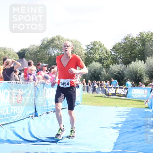 25.08.2024 - Elbe Triathlon Hamburg H.Heesch http://msf.ph/oto/6876047 25.08.2024 11:42:13 Ziel 1454 meine-sportfotos.de