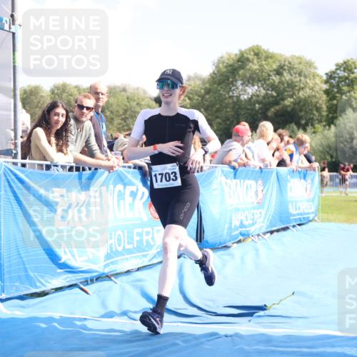 25.08.2024 - Elbe Triathlon Hamburg H.Heesch http://msf.ph/oto/6876048 25.08.2024 12:06:11 Ziel 1613, 1703 meine-sportfotos.de
