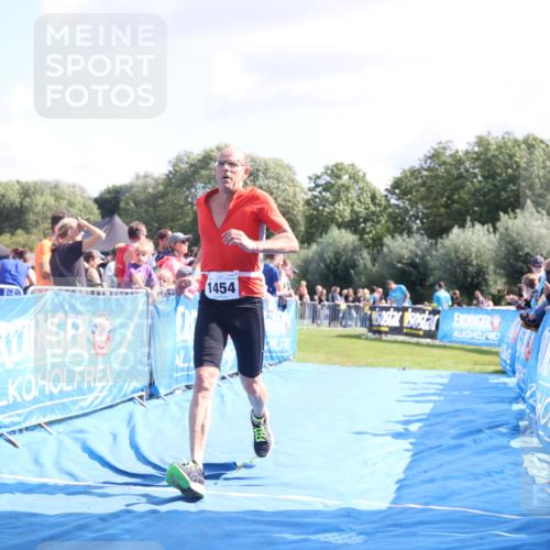 25.08.2024 - Elbe Triathlon Hamburg H.Heesch http://msf.ph/oto/6876052 25.08.2024 11:42:13 Ziel 1454 meine-sportfotos.de