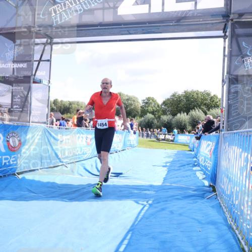25.08.2024 - Elbe Triathlon Hamburg H.Heesch http://msf.ph/oto/6876070 25.08.2024 11:42:13 Ziel 1454 meine-sportfotos.de