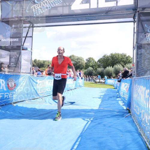 25.08.2024 - Elbe Triathlon Hamburg H.Heesch http://msf.ph/oto/6876076 25.08.2024 11:42:13 Ziel 1454 meine-sportfotos.de