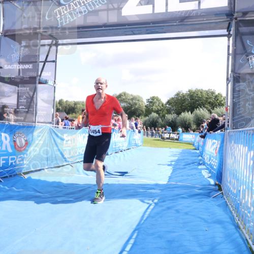 25.08.2024 - Elbe Triathlon Hamburg H.Heesch http://msf.ph/oto/6876080 25.08.2024 11:42:13 Ziel 1454 meine-sportfotos.de