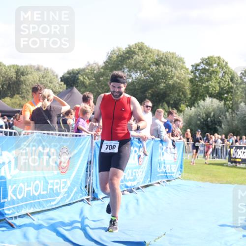 25.08.2024 - Elbe Triathlon Hamburg H.Heesch http://msf.ph/oto/6876090 25.08.2024 11:42:28 Ziel 500, 700, 1495 meine-sportfotos.de