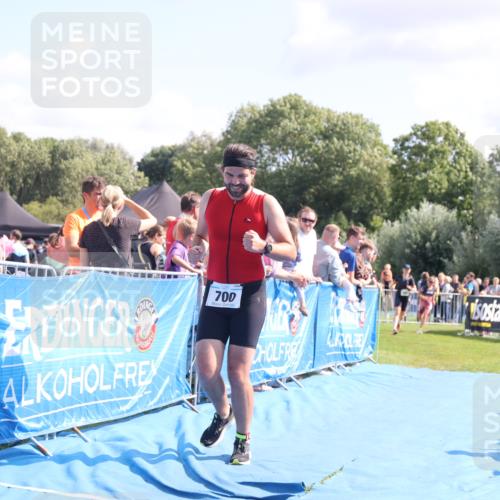 25.08.2024 - Elbe Triathlon Hamburg H.Heesch http://msf.ph/oto/6876094 25.08.2024 11:42:28 Ziel 500, 700, 1495 meine-sportfotos.de