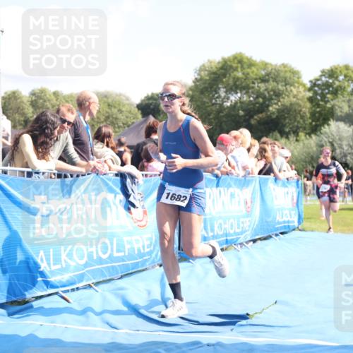 25.08.2024 - Elbe Triathlon Hamburg H.Heesch http://msf.ph/oto/6876111 25.08.2024 12:06:25 Ziel 1682, 1697, 1701 meine-sportfotos.de