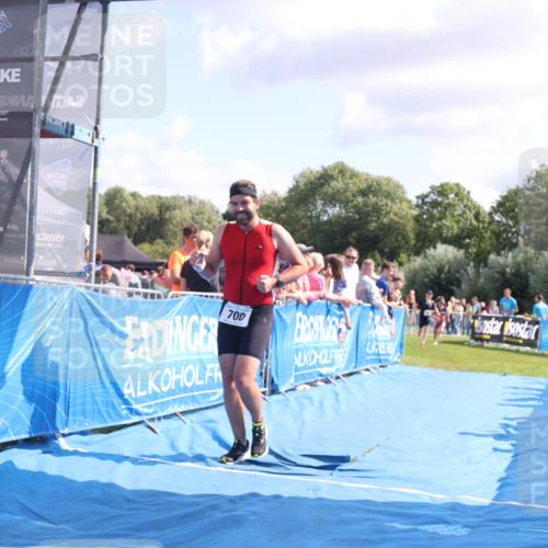 25.08.2024 - Elbe Triathlon Hamburg H.Heesch http://msf.ph/oto/6876113 25.08.2024 11:42:28 Ziel 500, 700, 1495 meine-sportfotos.de