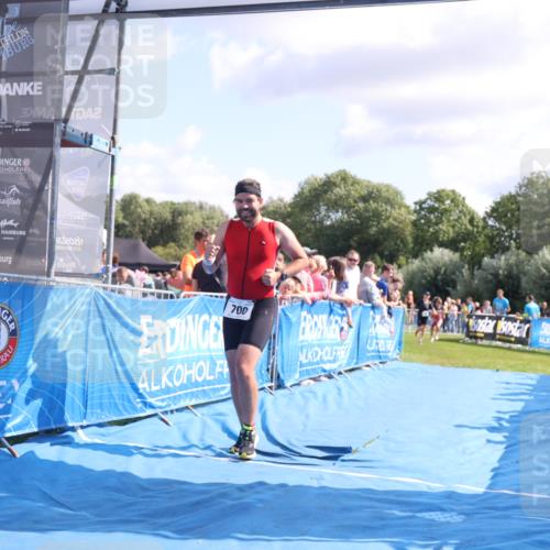 25.08.2024 - Elbe Triathlon Hamburg H.Heesch http://msf.ph/oto/6876116 25.08.2024 11:42:28 Ziel 500, 700, 1495 meine-sportfotos.de