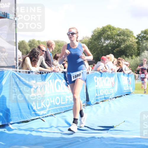25.08.2024 - Elbe Triathlon Hamburg H.Heesch http://msf.ph/oto/6876121 25.08.2024 12:06:26 Ziel 1682, 1697, 1701 meine-sportfotos.de