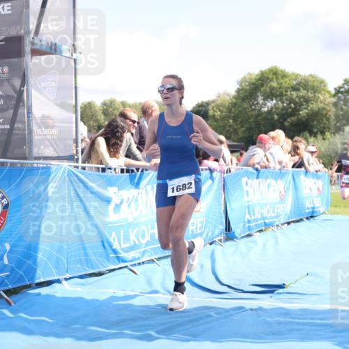 25.08.2024 - Elbe Triathlon Hamburg H.Heesch http://msf.ph/oto/6876128 25.08.2024 12:06:26 Ziel 1682, 1697, 1701 meine-sportfotos.de