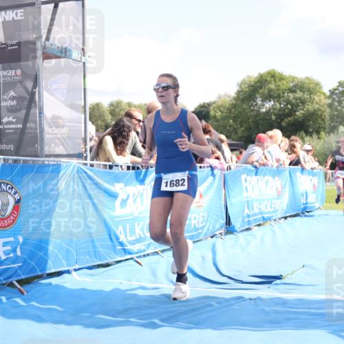 25.08.2024 - Elbe Triathlon Hamburg H.Heesch http://msf.ph/oto/6876131 25.08.2024 12:06:26 Ziel 1682, 1697, 1701 meine-sportfotos.de