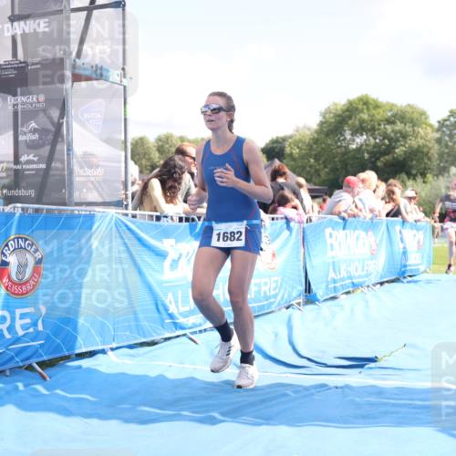 25.08.2024 - Elbe Triathlon Hamburg H.Heesch http://msf.ph/oto/6876133 25.08.2024 12:06:26 Ziel 1682, 1697, 1701 meine-sportfotos.de