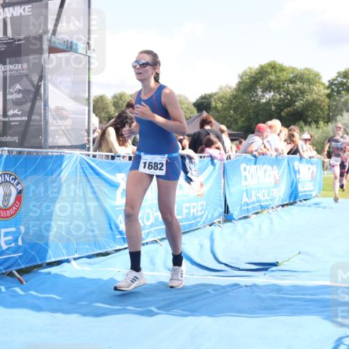 25.08.2024 - Elbe Triathlon Hamburg H.Heesch http://msf.ph/oto/6876136 25.08.2024 12:06:26 Ziel 1682, 1697, 1701 meine-sportfotos.de