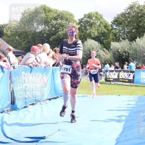 25.08.2024 - Elbe Triathlon Hamburg H.Heesch http://msf.ph/oto/6876142 25.08.2024 12:06:27 Ziel 1682, 1697, 1701 meine-sportfotos.de