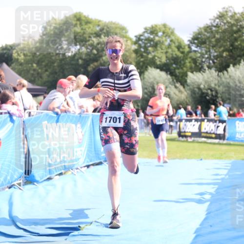 25.08.2024 - Elbe Triathlon Hamburg H.Heesch http://msf.ph/oto/6876153 25.08.2024 12:06:28 Ziel 1682, 1697, 1701 meine-sportfotos.de