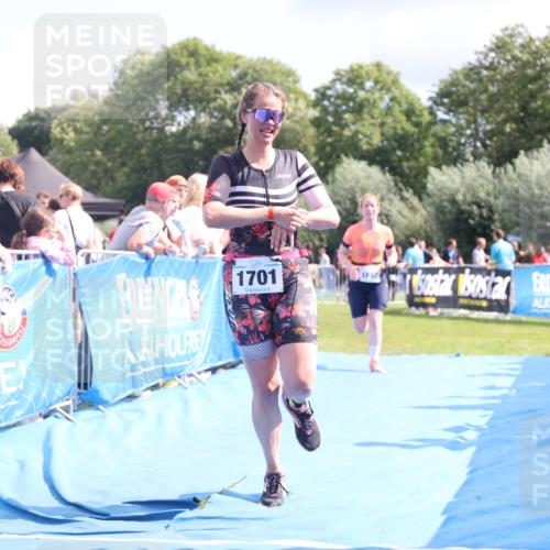 25.08.2024 - Elbe Triathlon Hamburg H.Heesch http://msf.ph/oto/6876157 25.08.2024 12:06:28 Ziel 1682, 1697, 1701 meine-sportfotos.de