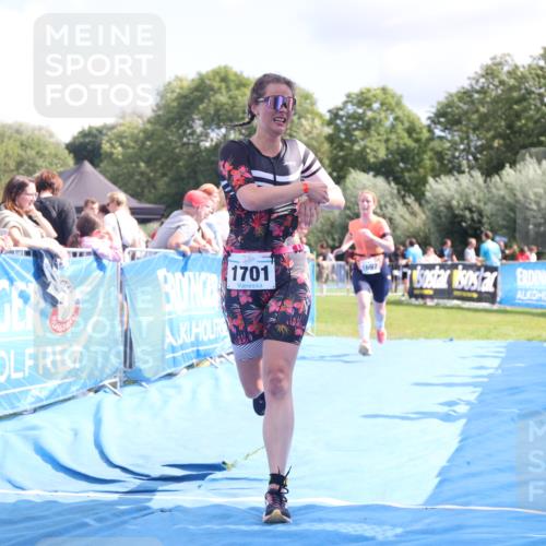 25.08.2024 - Elbe Triathlon Hamburg H.Heesch http://msf.ph/oto/6876167 25.08.2024 12:06:28 Ziel 1682, 1697, 1701 meine-sportfotos.de