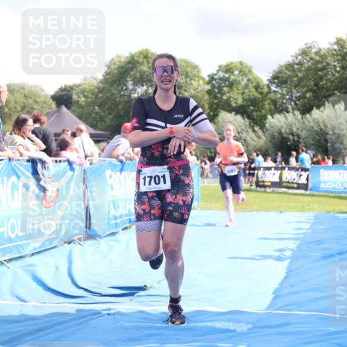 25.08.2024 - Elbe Triathlon Hamburg H.Heesch http://msf.ph/oto/6876171 25.08.2024 12:06:28 Ziel 1682, 1697, 1701 meine-sportfotos.de