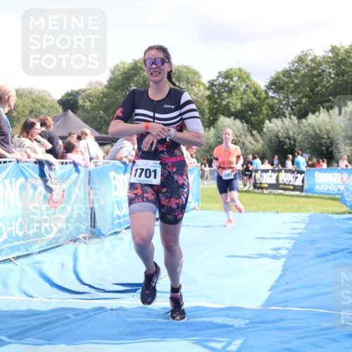 25.08.2024 - Elbe Triathlon Hamburg H.Heesch http://msf.ph/oto/6876174 25.08.2024 12:06:28 Ziel 1682, 1697, 1701 meine-sportfotos.de