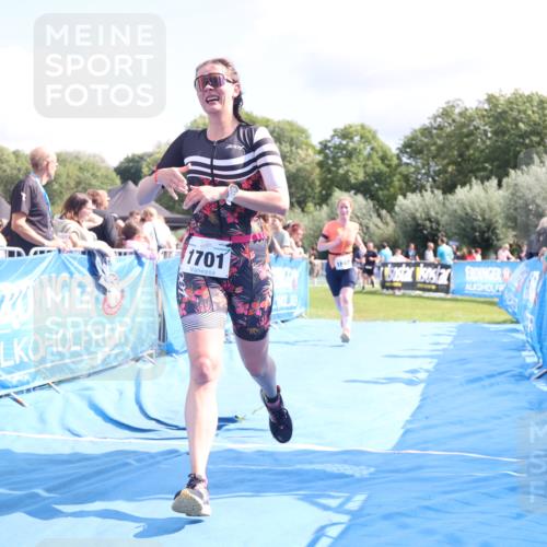 25.08.2024 - Elbe Triathlon Hamburg H.Heesch http://msf.ph/oto/6876182 25.08.2024 12:06:28 Ziel 1682, 1697, 1701 meine-sportfotos.de