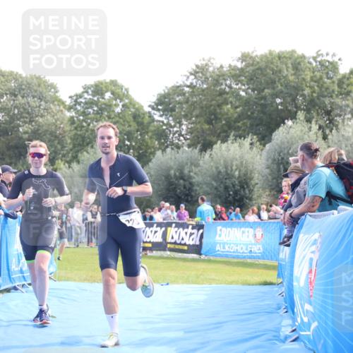 25.08.2024 - Elbe Triathlon Hamburg H.Heesch http://msf.ph/oto/6876192 25.08.2024 11:16:58 Ziel 144, 223, 528 meine-sportfotos.de