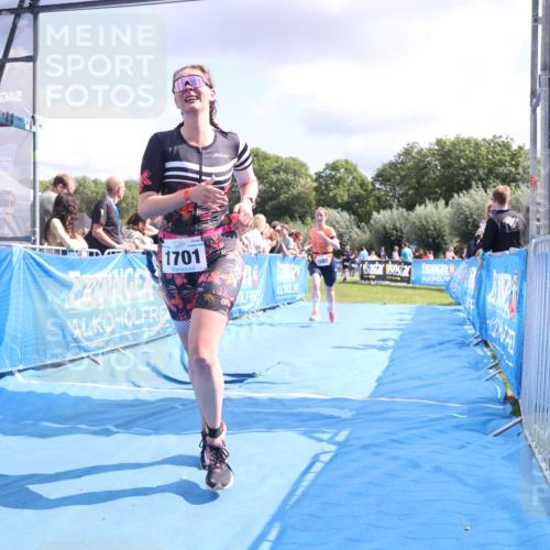 25.08.2024 - Elbe Triathlon Hamburg H.Heesch http://msf.ph/oto/6876194 25.08.2024 12:06:29 Ziel 1682, 1697, 1701 meine-sportfotos.de