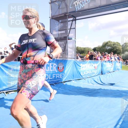 25.08.2024 - Elbe Triathlon Hamburg H.Heesch http://msf.ph/oto/6876221 25.08.2024 11:42:33 Ziel 331, 500, 700, 1495 meine-sportfotos.de