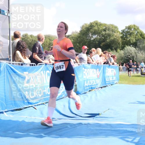 25.08.2024 - Elbe Triathlon Hamburg H.Heesch http://msf.ph/oto/6876222 25.08.2024 12:06:30 Ziel 1431, 1682, 1697, 1701 meine-sportfotos.de