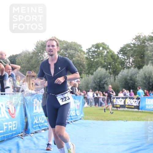 25.08.2024 - Elbe Triathlon Hamburg H.Heesch http://msf.ph/oto/6876228 25.08.2024 11:16:59 Ziel 144, 223, 528 meine-sportfotos.de