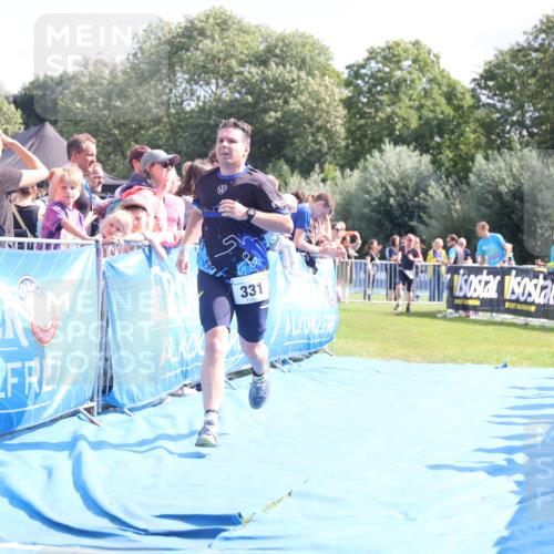 25.08.2024 - Elbe Triathlon Hamburg H.Heesch http://msf.ph/oto/6876232 25.08.2024 11:42:38 Ziel 331, 500, 768, 1495 meine-sportfotos.de