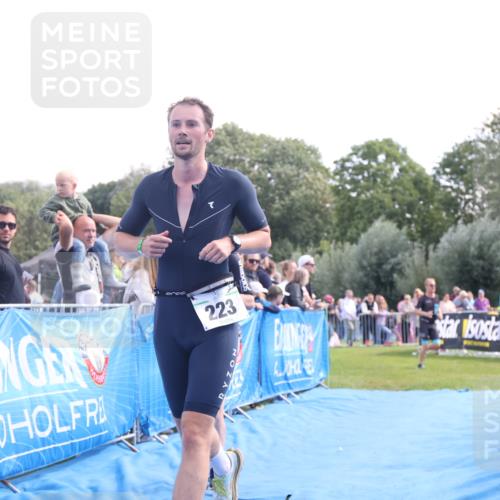 25.08.2024 - Elbe Triathlon Hamburg H.Heesch http://msf.ph/oto/6876235 25.08.2024 11:16:59 Ziel 144, 223, 528 meine-sportfotos.de