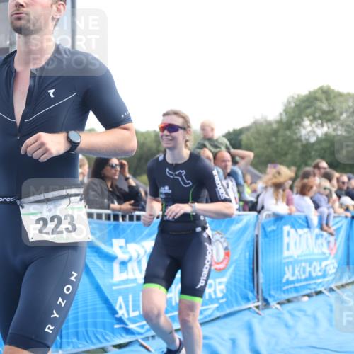 25.08.2024 - Elbe Triathlon Hamburg H.Heesch http://msf.ph/oto/6876244 25.08.2024 11:17:00 Ziel 144, 223, 528 meine-sportfotos.de