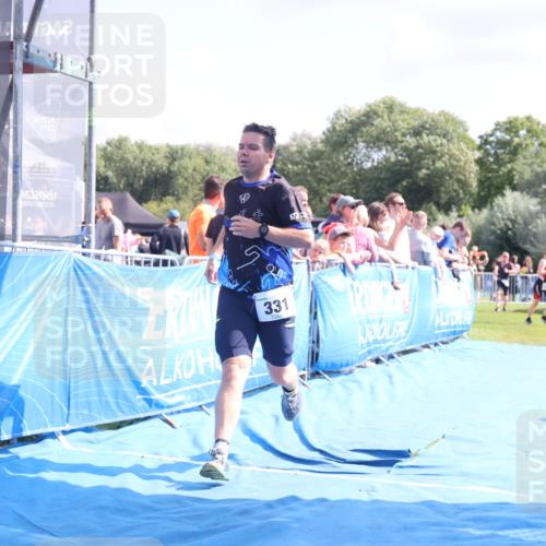 25.08.2024 - Elbe Triathlon Hamburg H.Heesch http://msf.ph/oto/6876275 25.08.2024 11:42:39 Ziel 331, 500, 768, 1495 meine-sportfotos.de