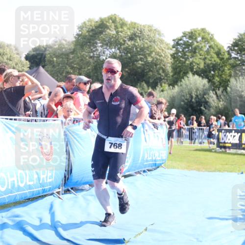 25.08.2024 - Elbe Triathlon Hamburg H.Heesch http://msf.ph/oto/6876297 25.08.2024 11:42:46 Ziel 331, 768, 1444 meine-sportfotos.de