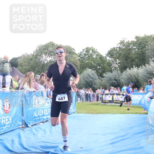 25.08.2024 - Elbe Triathlon Hamburg H.Heesch http://msf.ph/oto/6876298 25.08.2024 11:17:19 Ziel 647, 662 meine-sportfotos.de