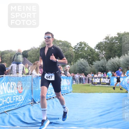 25.08.2024 - Elbe Triathlon Hamburg H.Heesch http://msf.ph/oto/6876307 25.08.2024 11:17:19 Ziel 647, 662 meine-sportfotos.de