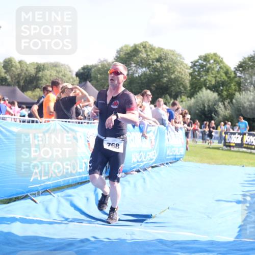 25.08.2024 - Elbe Triathlon Hamburg H.Heesch http://msf.ph/oto/6876318 25.08.2024 11:42:47 Ziel 768, 1403, 1444 meine-sportfotos.de