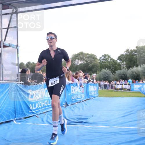 25.08.2024 - Elbe Triathlon Hamburg H.Heesch http://msf.ph/oto/6876325 25.08.2024 11:17:20 Ziel 647, 662 meine-sportfotos.de