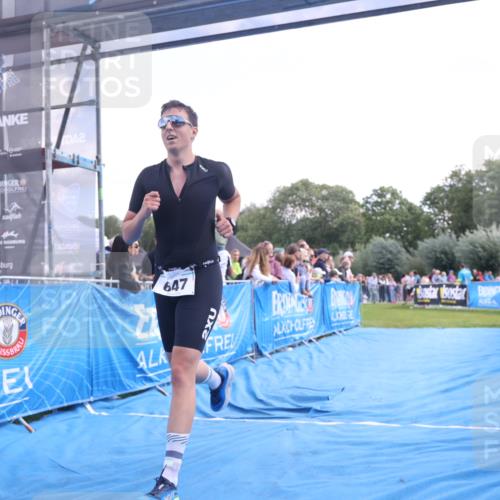 25.08.2024 - Elbe Triathlon Hamburg H.Heesch http://msf.ph/oto/6876330 25.08.2024 11:17:20 Ziel 647, 662 meine-sportfotos.de