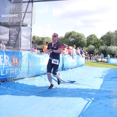 25.08.2024 - Elbe Triathlon Hamburg H.Heesch http://msf.ph/oto/6876332 25.08.2024 11:42:47 Ziel 768, 1403, 1444 meine-sportfotos.de