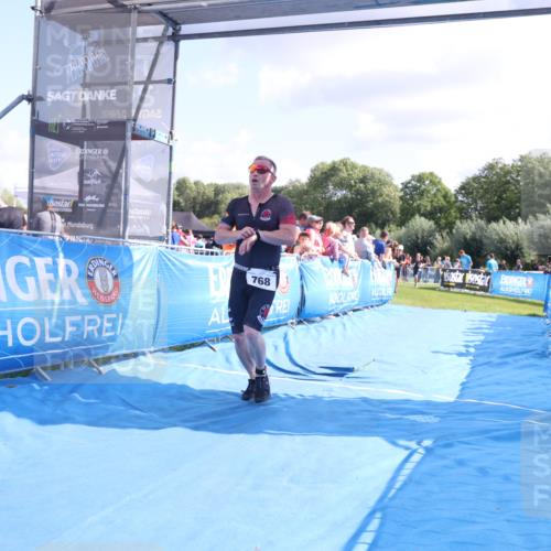25.08.2024 - Elbe Triathlon Hamburg H.Heesch http://msf.ph/oto/6876335 25.08.2024 11:42:47 Ziel 768, 1403, 1444 meine-sportfotos.de