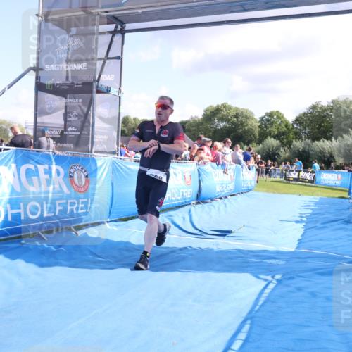 25.08.2024 - Elbe Triathlon Hamburg H.Heesch http://msf.ph/oto/6876344 25.08.2024 11:42:47 Ziel 768, 1403, 1444 meine-sportfotos.de