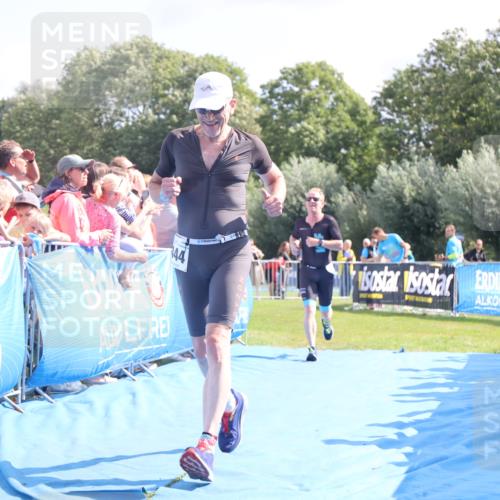 25.08.2024 - Elbe Triathlon Hamburg H.Heesch http://msf.ph/oto/6876351 25.08.2024 11:42:53 Ziel 768, 1403, 1444 meine-sportfotos.de