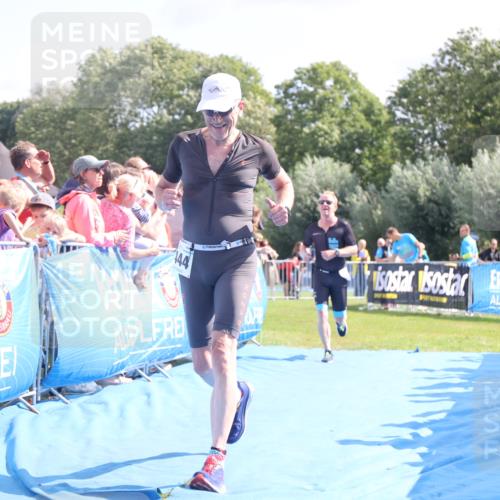 25.08.2024 - Elbe Triathlon Hamburg H.Heesch http://msf.ph/oto/6876355 25.08.2024 11:42:53 Ziel 768, 1403, 1444 meine-sportfotos.de
