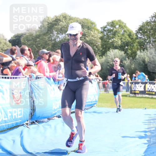 25.08.2024 - Elbe Triathlon Hamburg H.Heesch http://msf.ph/oto/6876363 25.08.2024 11:42:53 Ziel 768, 1403, 1444 meine-sportfotos.de