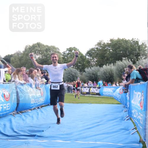 25.08.2024 - Elbe Triathlon Hamburg H.Heesch http://msf.ph/oto/6876375 25.08.2024 11:17:26 Ziel 434, 647, 662 meine-sportfotos.de