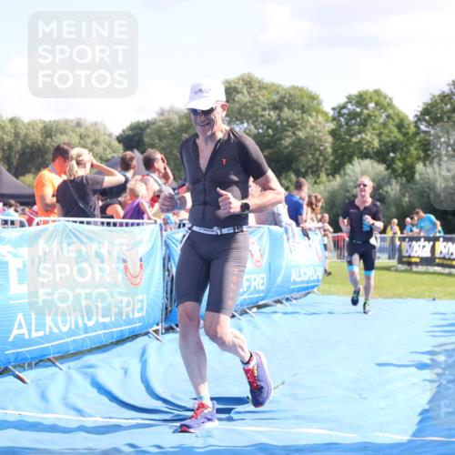 25.08.2024 - Elbe Triathlon Hamburg H.Heesch http://msf.ph/oto/6876379 25.08.2024 11:42:53 Ziel 768, 1403, 1444 meine-sportfotos.de