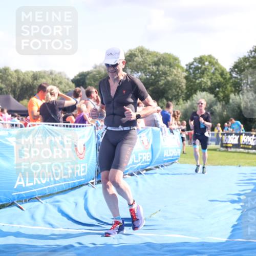 25.08.2024 - Elbe Triathlon Hamburg H.Heesch http://msf.ph/oto/6876382 25.08.2024 11:42:53 Ziel 768, 1403, 1444 meine-sportfotos.de