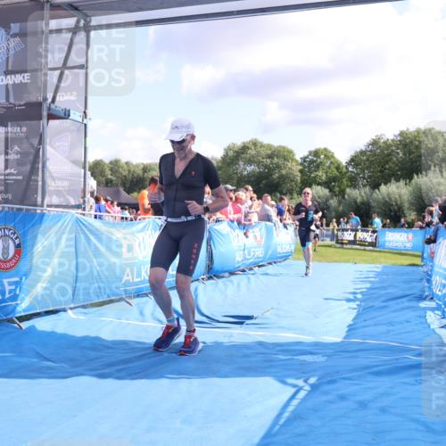 25.08.2024 - Elbe Triathlon Hamburg H.Heesch http://msf.ph/oto/6876398 25.08.2024 11:42:54 Ziel 1403, 1444 meine-sportfotos.de