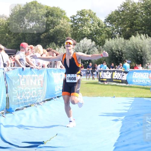 25.08.2024 - Elbe Triathlon Hamburg H.Heesch http://msf.ph/oto/6876400 25.08.2024 12:07:00 Ziel 1608 meine-sportfotos.de